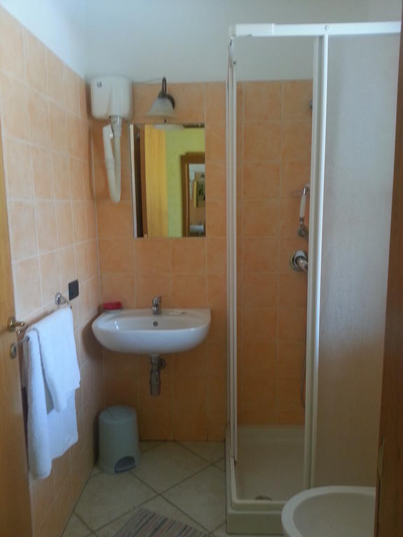 Hotel Mistef Falerna Szoba fotó