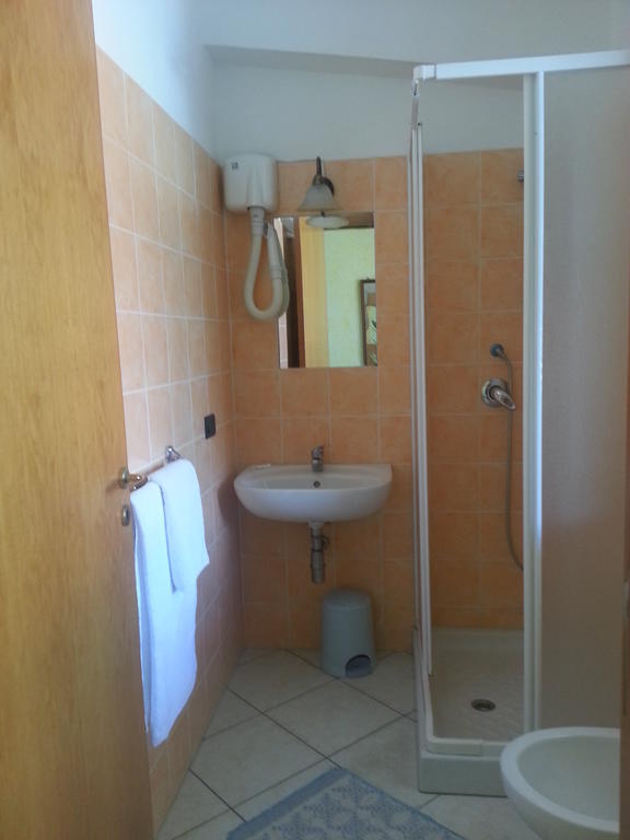 Hotel Mistef Falerna Szoba fotó