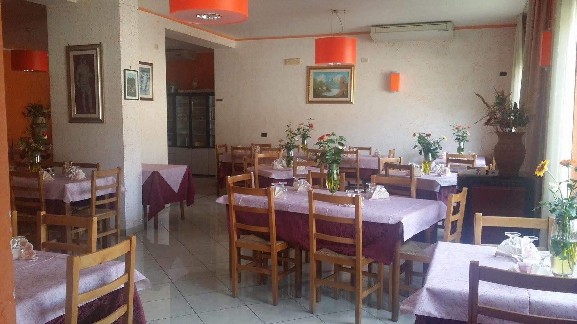 Hotel Mistef Falerna Kültér fotó