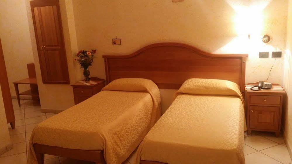 Hotel Mistef Falerna Kültér fotó